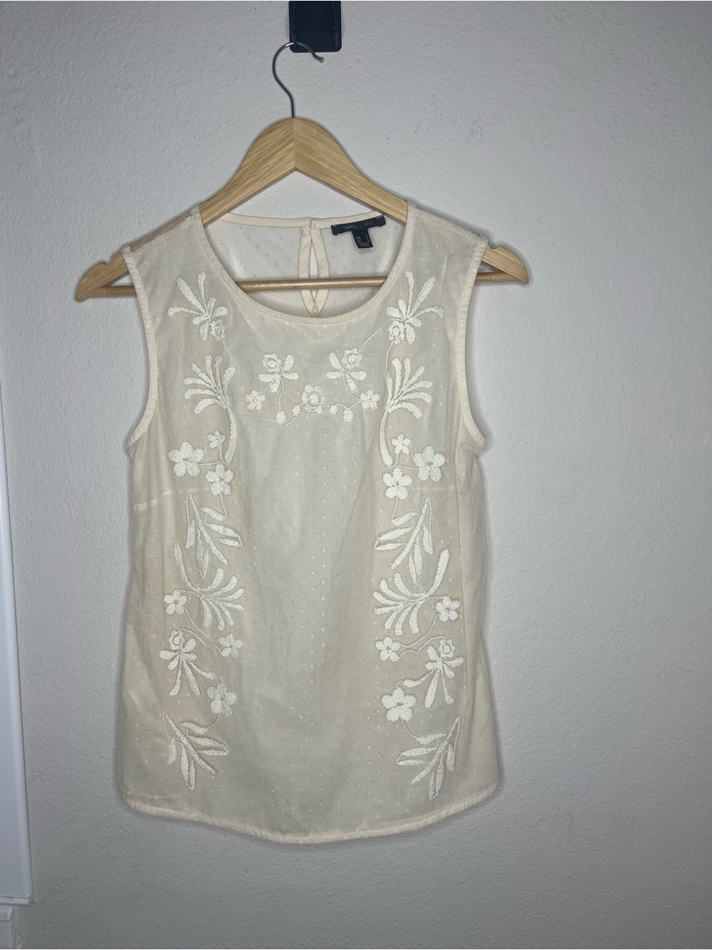 Embroidered Sleeveless Cream Tank Top by Mango